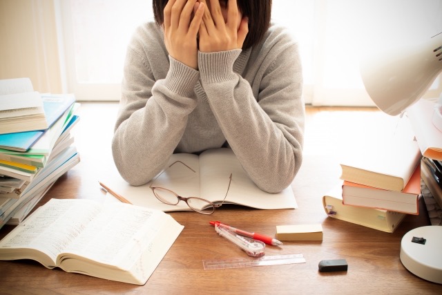 勉強が苦手な中学生の5つの特徴｜成績が伸びない理由と改善方法